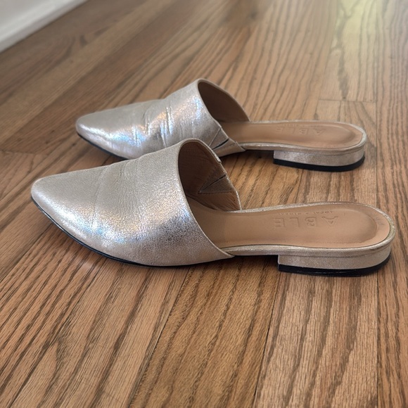 Able Silver Pointed Toe Mule Size 6M - Picture 3 of 4